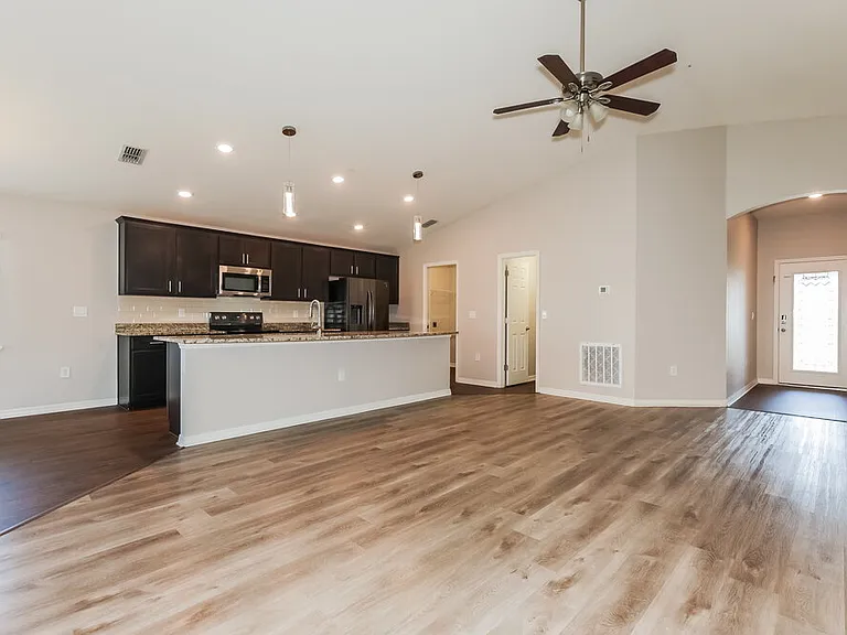 6784 Hanworth Ln — Photo 4