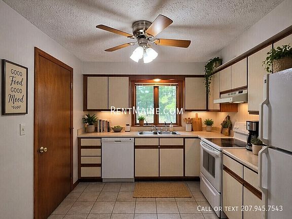 4th image of 5 Hartley St APT 2