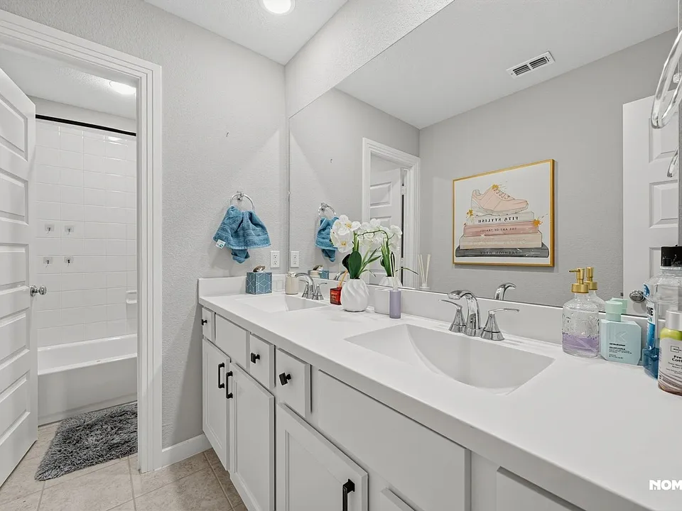 3958 Oak Creek Cir