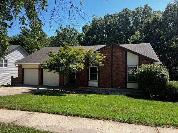 5225 NW 58th Ter, Kansas City, MO 64151