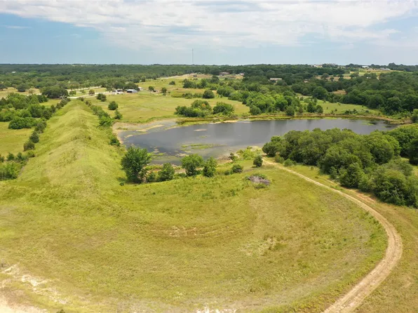 1101 School House Rd, Forestburg, TX 76239