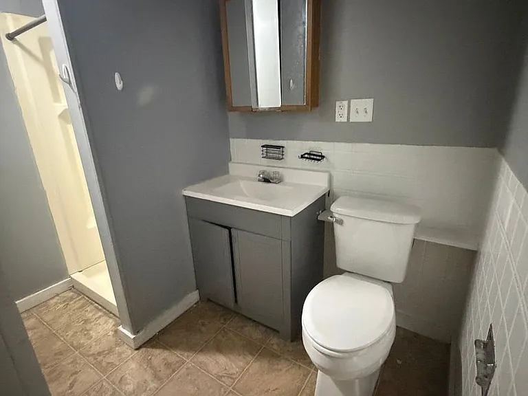 456 S Walnut St — Photo 7