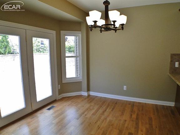4th image of 12325 Worthington Ct
