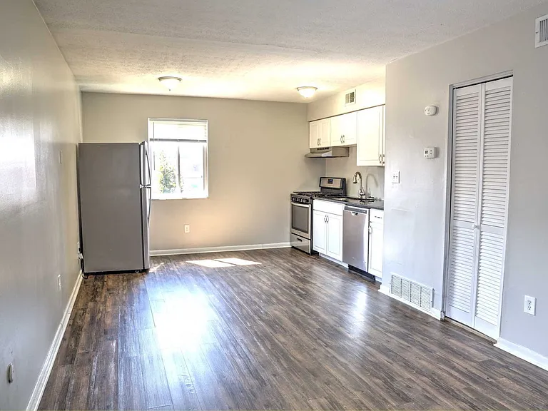 1292 Courtland Ave #B — Photo 3