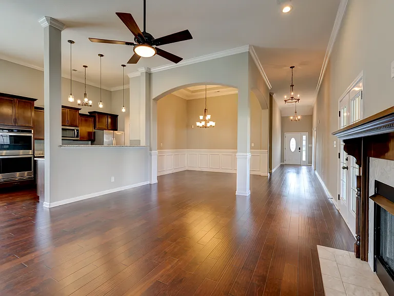 1008 Meadowview Ln — Photo 25