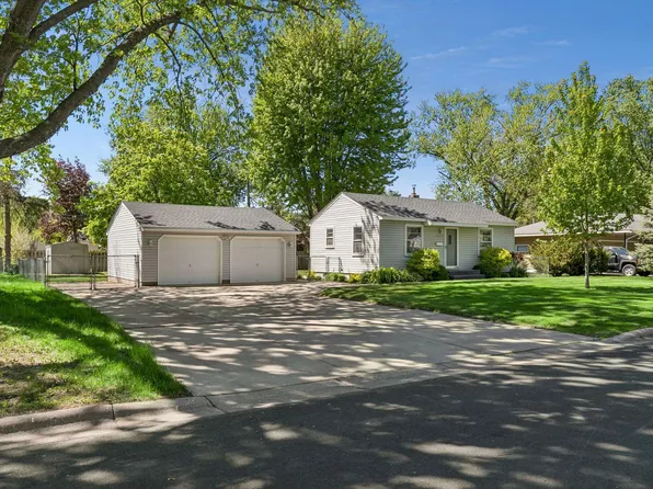 8230 Clinton Ave S, Bloomington, MN 55420