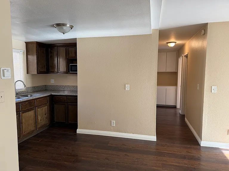 704 W 1st Ave #3 — Photo 15