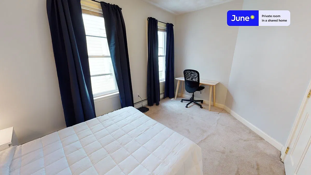 Full bedroom in 3 bed/1 bath home in Central Square #1299 C — Photo 2