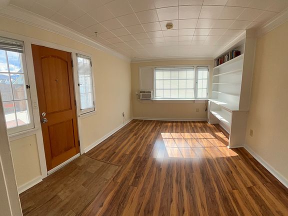3rd image of 146 S Delaware Ave APT B