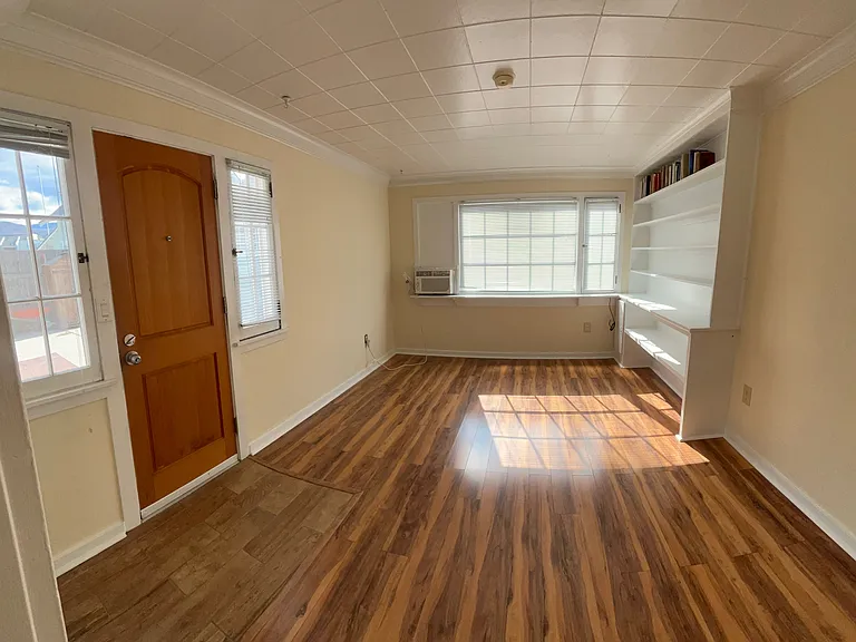 146 S Delaware Ave #B — Photo 3