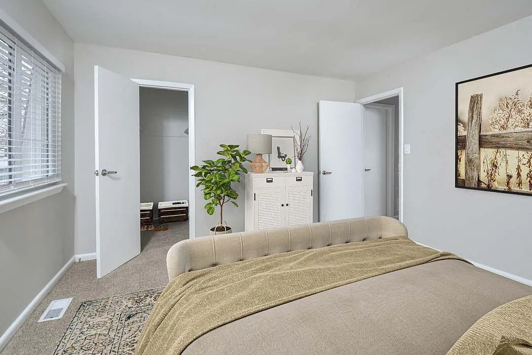 Hickory Point Townhomes — Photo 4