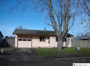 825 Sugarberry Ln, Lebanon, OR 97355