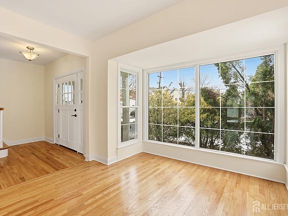 5th image of 269 Remsen Ave