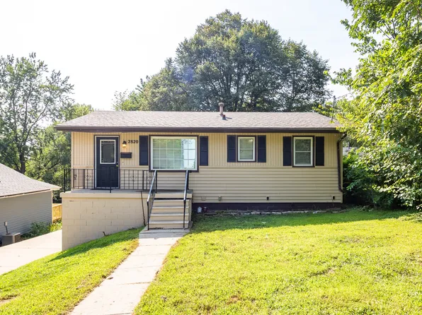 2820 Oxford St, Des Moines, IA 50313