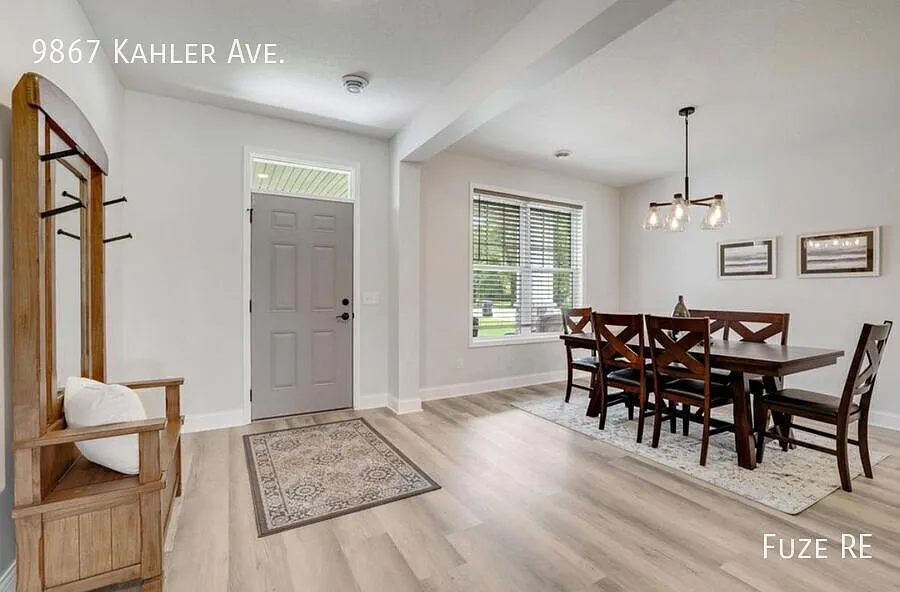 Stunning 2 Story on Golf Course! — Photo 3