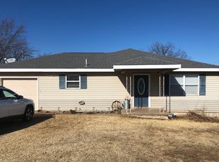 1 Hillcrest St, Perry, OK 73077