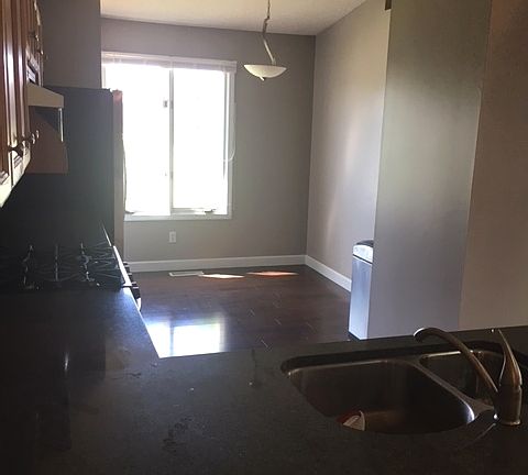 Eat-in Area in Kitchen