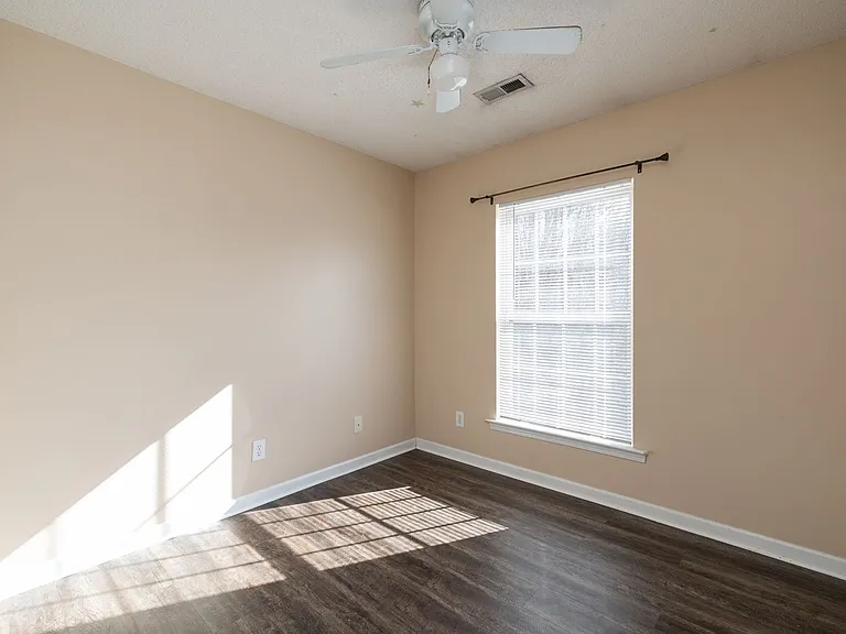 3959 Katherine Way — Photo 18