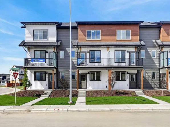 8 S Hotchkiss Parade SE, Calgary, AB T3S 0X5