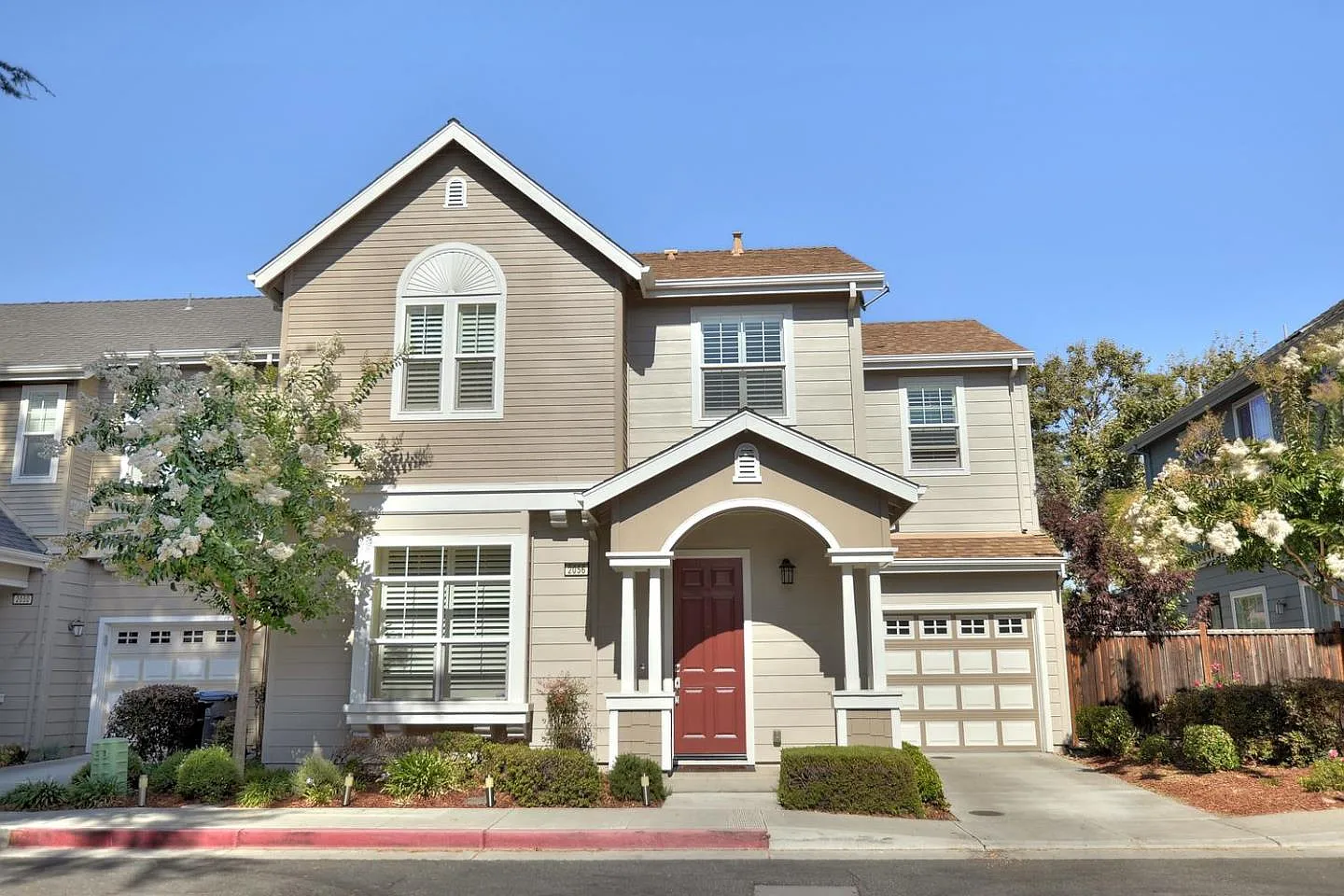 2056 Cowles Cmns photo 1