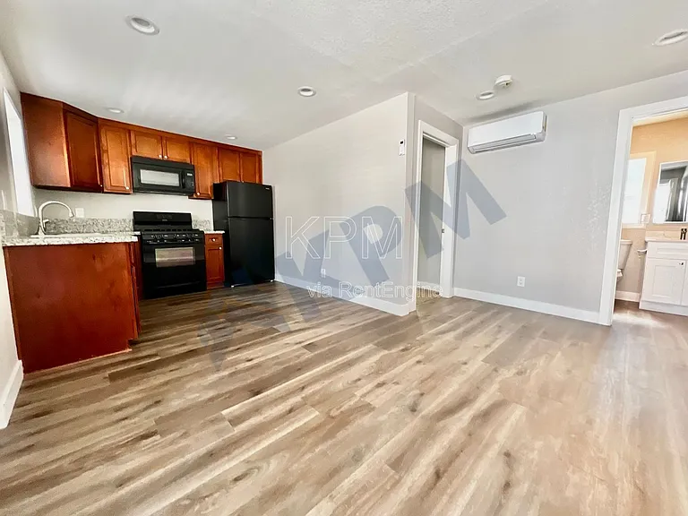 327 5th St #2 — Photo 5