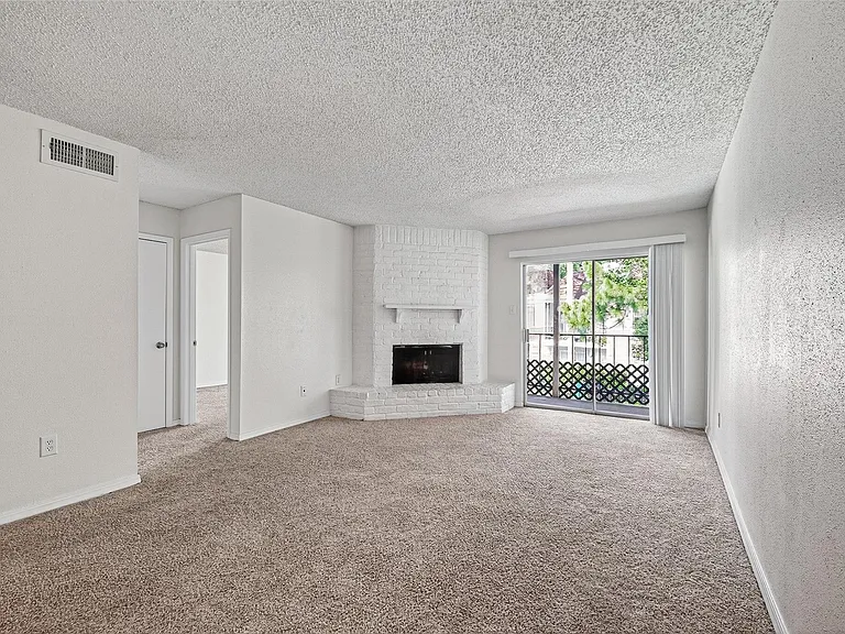2800 Jeanetta St #406 — Photo 10