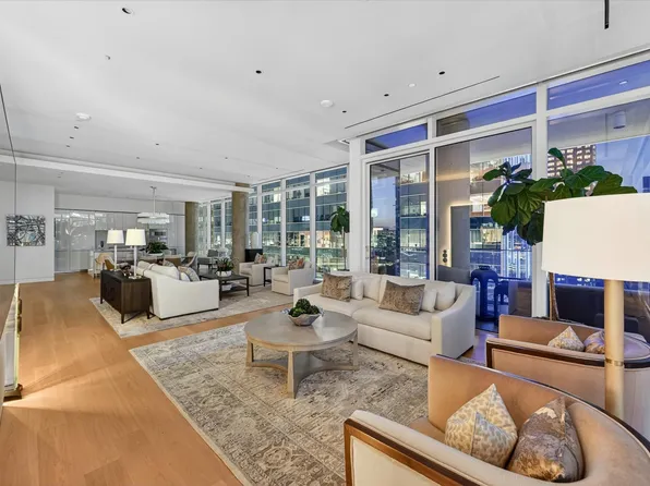 1747 Leonard St #1402, Dallas, TX 75201