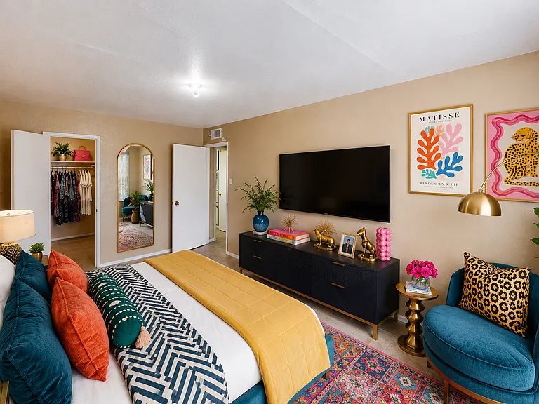Summercrest — Photo 12