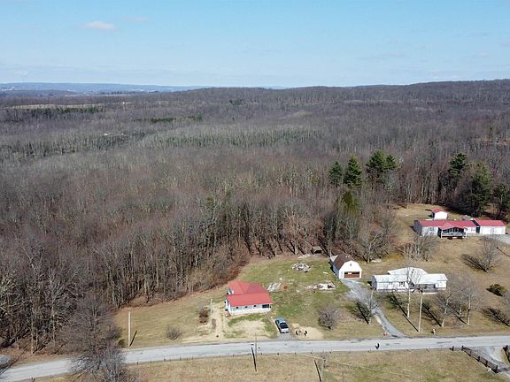 3rd image of 3181 Irish Ridge Rd