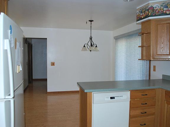 4th image of 2304 Rosewood Ave