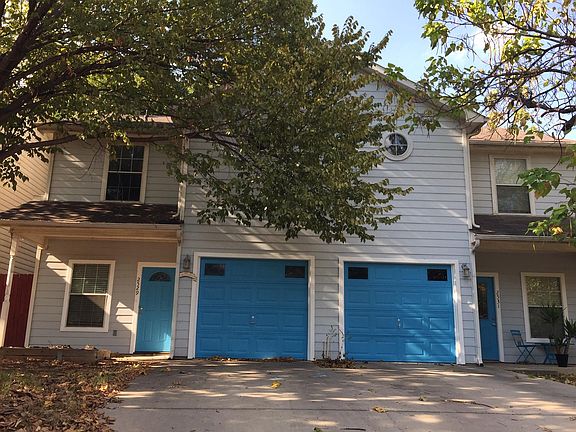 Up-Close picture of the full duplex. It shows fresh paint that was applied to Both doors & trims had two fresh coats of paint applied to them..