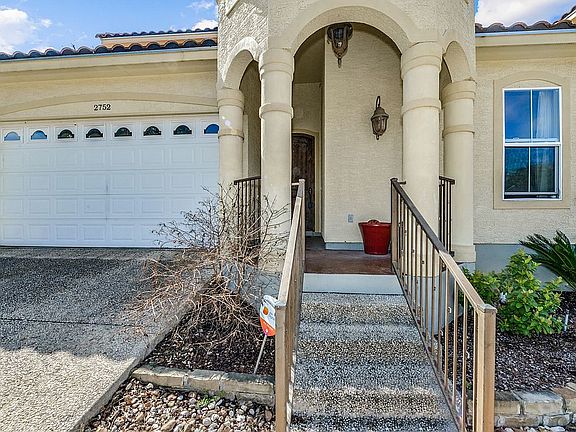 5th image of 2752 Del Pilar Dr