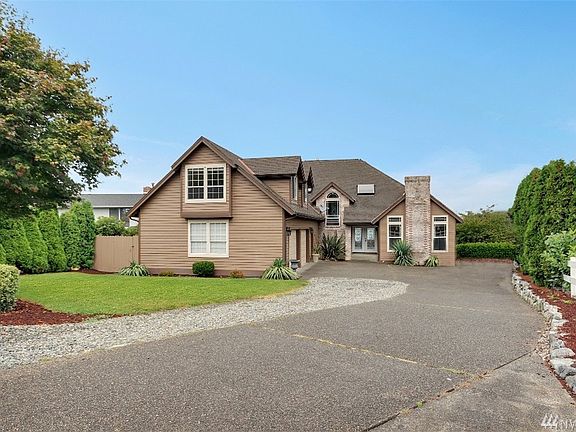 3rd image of 2701 204th Avenue Ct E