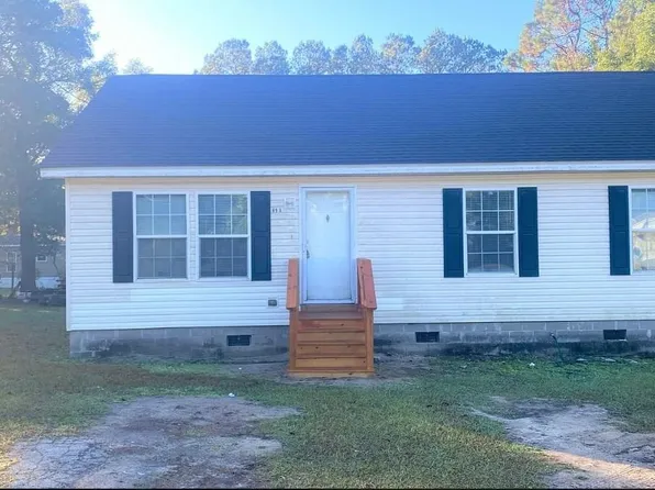 69 Buckskin Cir, Midway, FL 32343