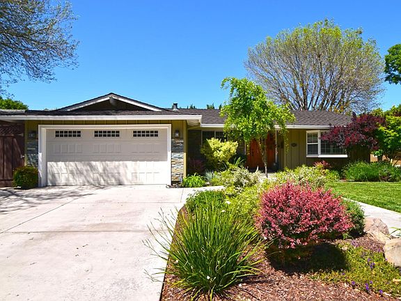 2nd image of 905 Wren Dr