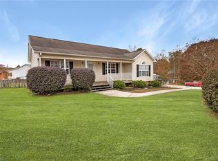 109 Lindsay Ct, Thomasville, NC 27360