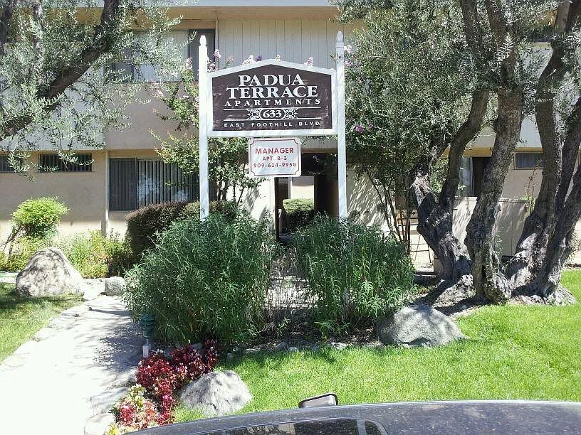 633 E Foothill Blvd