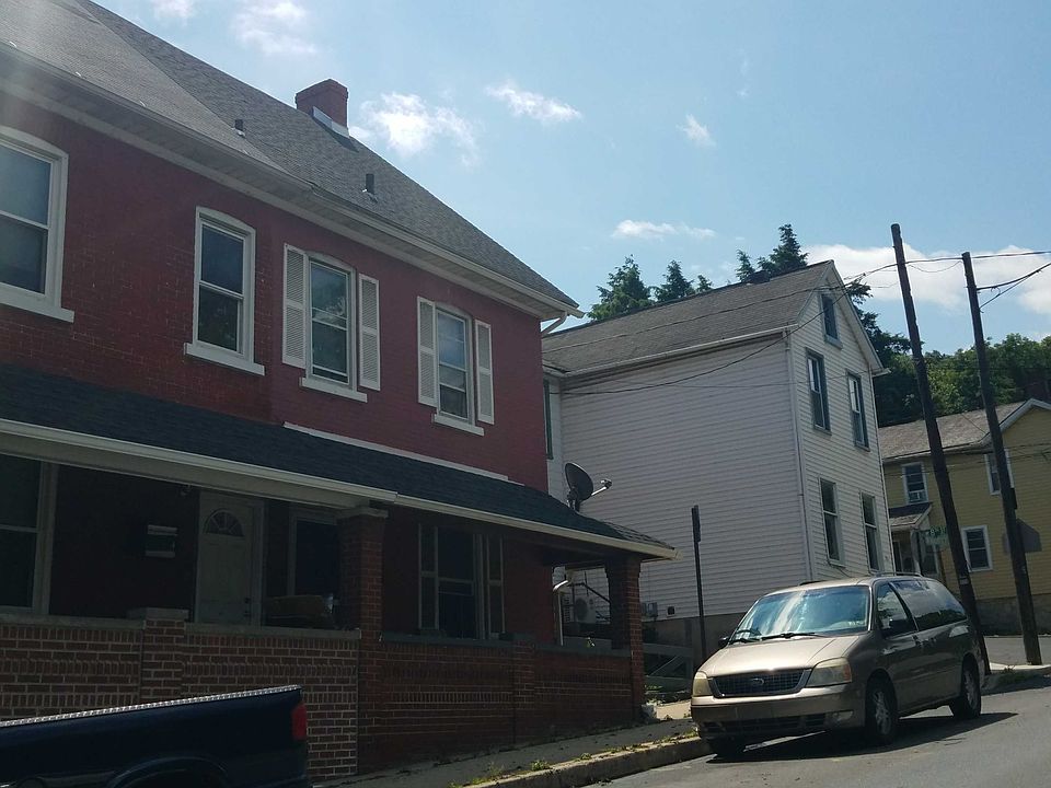 2nd image of 711 Wyandotte St