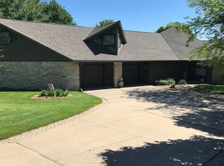 825 Spring Brook Dr, Winona, MN 55987