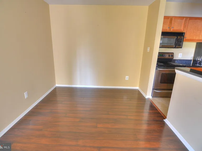 1793 Jonathan Way #L — Photo 19