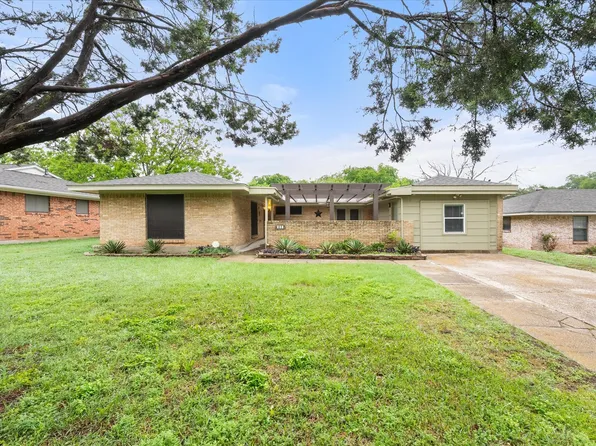 806 Marigold Dr, Cedar Hill, TX 75104