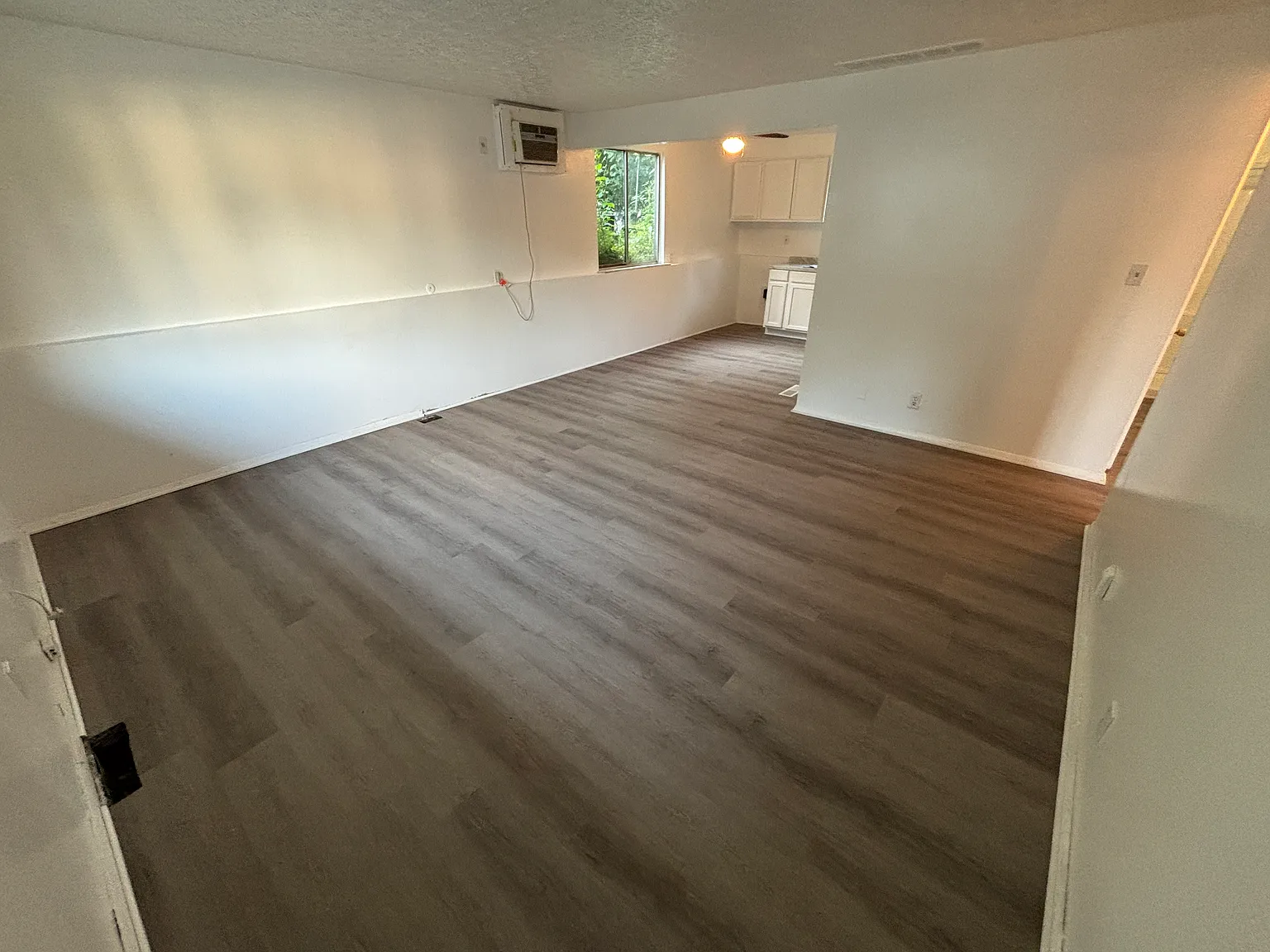 2 bed, 704 sqft, $900 — Photo 2