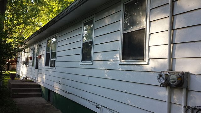 2nd image of 450 Mill St