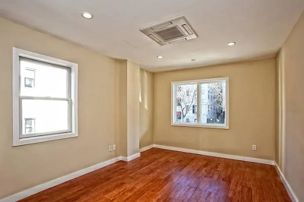 Rented by Astoria NY Condos | media 5