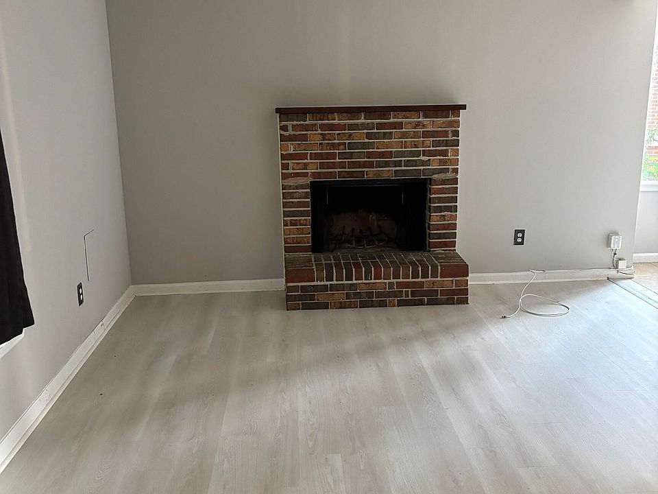 1st image of 1421 S Pine St NE
