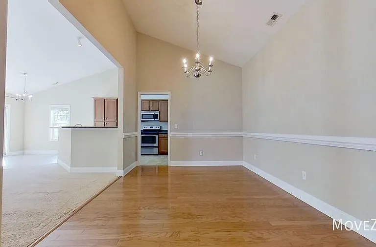 1718 Heatherstone Ln — Photo 14