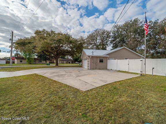 5th image of 5601 Banos Ave