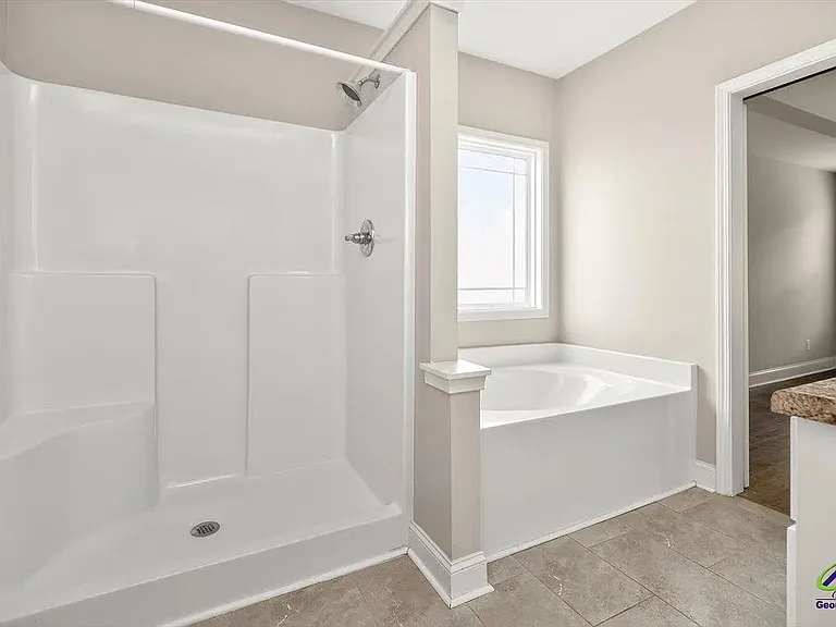 100 Tudor Pl — Photo 16