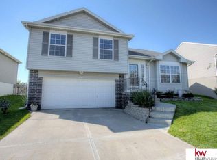 16463 Burdette St, Omaha, NE 68116