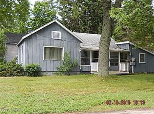 723 S Livingston St, Whitehall, MI 49461